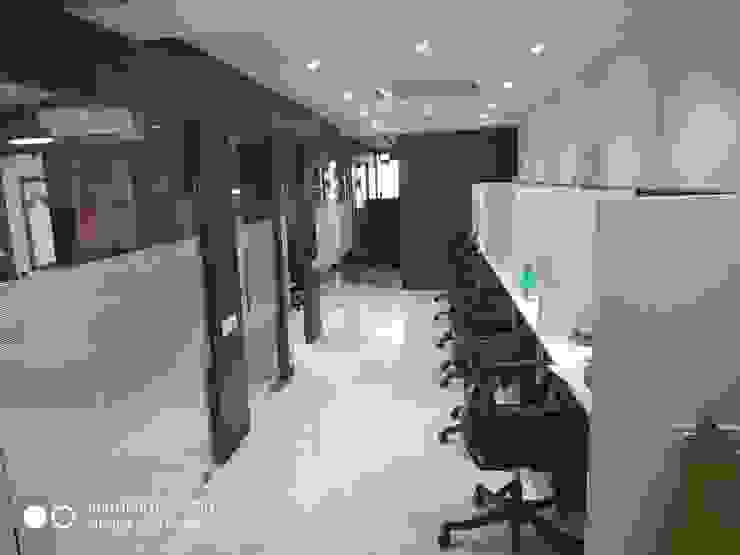 BHADRESHBHAI KHAMAR KEGAN(office interior) 'A' DESIGN ASSOCIATES Modern offices & stores