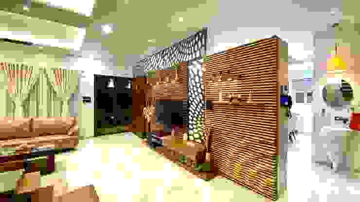 Bungalow for Dr. Shashidhar Kattimani at Ghatprabha, Karnataka A B Design Studio Eclectic style living room
