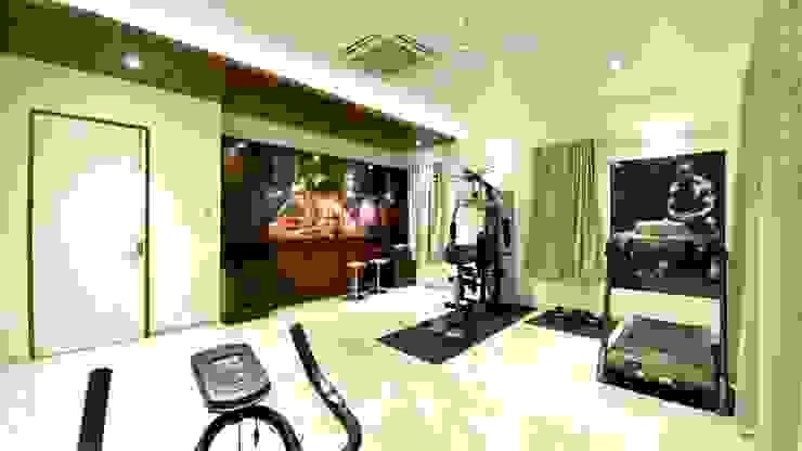 Bungalow for Dr. Shashidhar Kattimani at Ghatprabha, Karnataka A B Design Studio Eclectic style gym