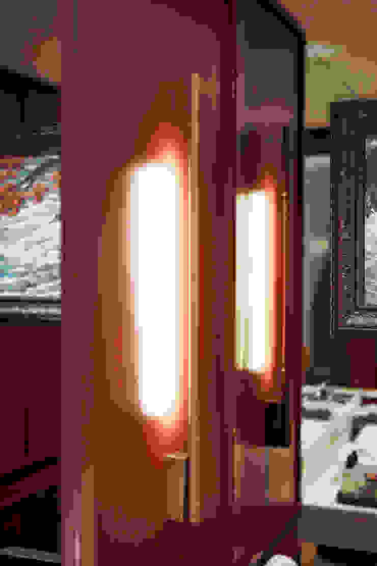 powder room Esra Kazmirci Mimarlik BathroomLighting Aluminium/Zinc Red