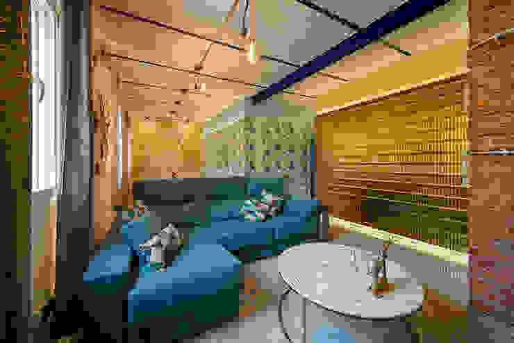 OOIIO Arquitectura Ruang Keluarga Modern Keramik Multicolored