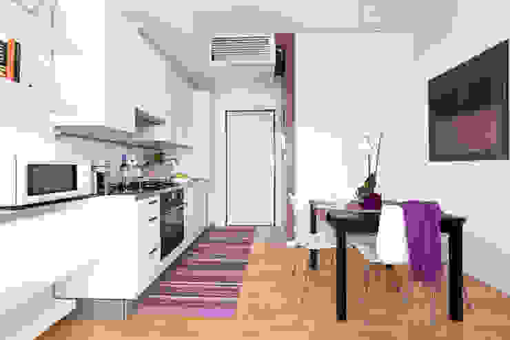 Il Lambertone, Conteduca Panella architetti Conteduca Panella architetti Living room Purple/Violet