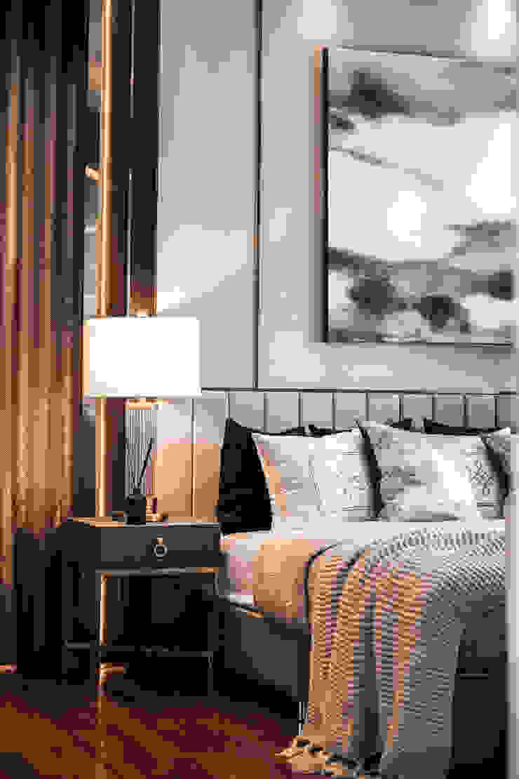 Show house The pavilla residence Master and Sub master bedroom-hypestudio Hypestudio ห้องนอนเตียงนอนและหัวเตียง ไม้ Brown