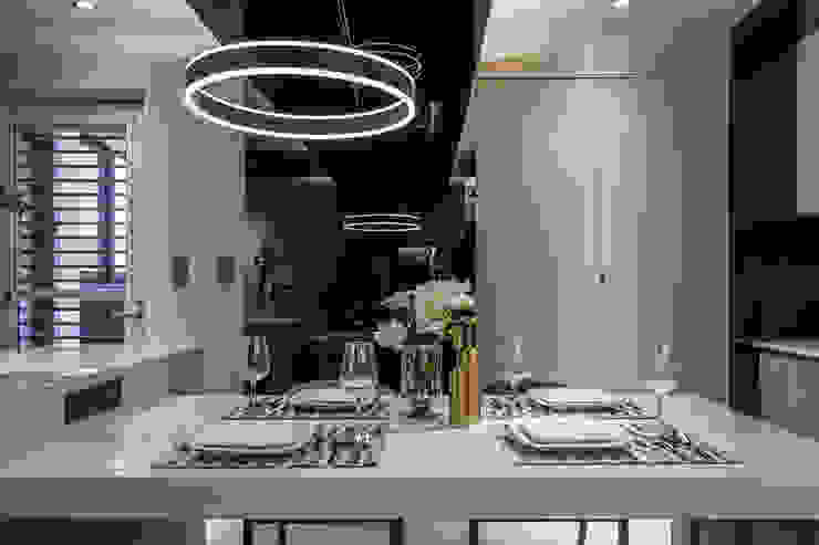 Completeness – Condominium interior design 勻境設計 Unispace Designs 現代廚房設計點子、靈感&圖片