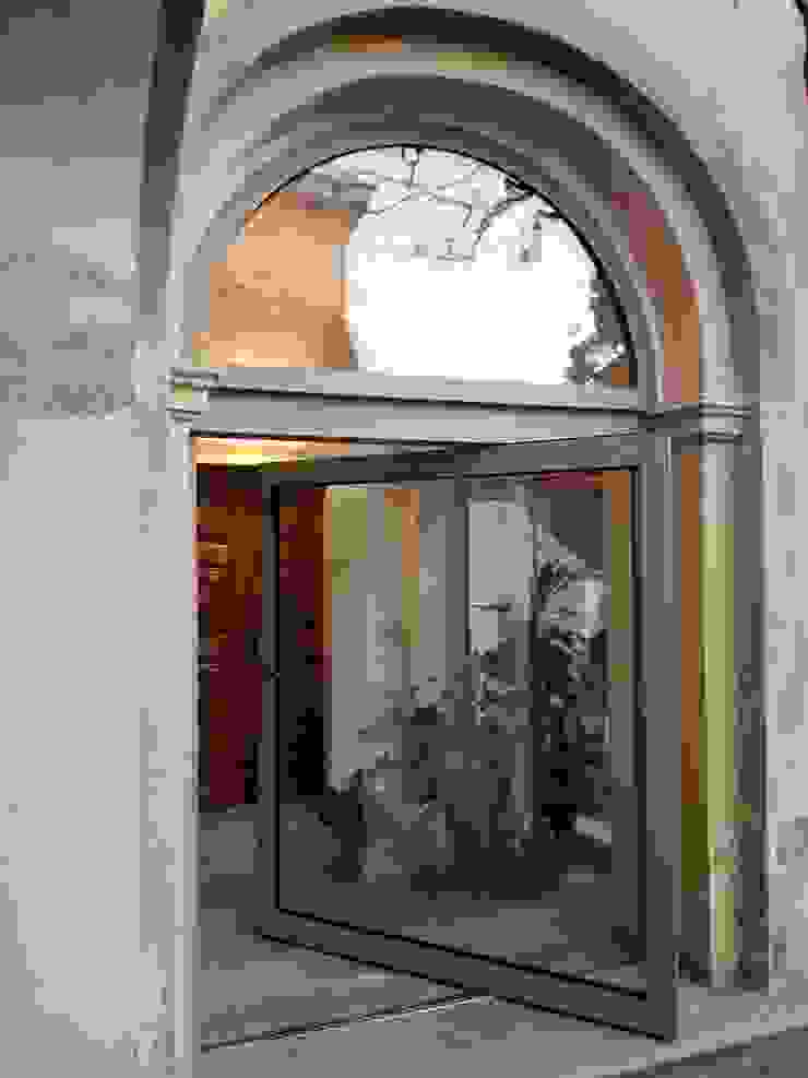 Serramento ad arco Opendoor Italia Porte d’ingresso Ferro / Acciaio Grigio Pianta,apparecchio,Porta,Costruzione,Legna,Finestra,Ombra,parete,Casa,Facciata