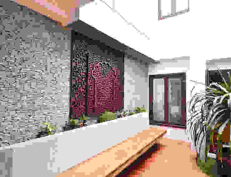 Interior Designing in Mannadi , Tamil Nadu, Grid Property Developers Grid Property Developers Modern balcony, veranda & terrace