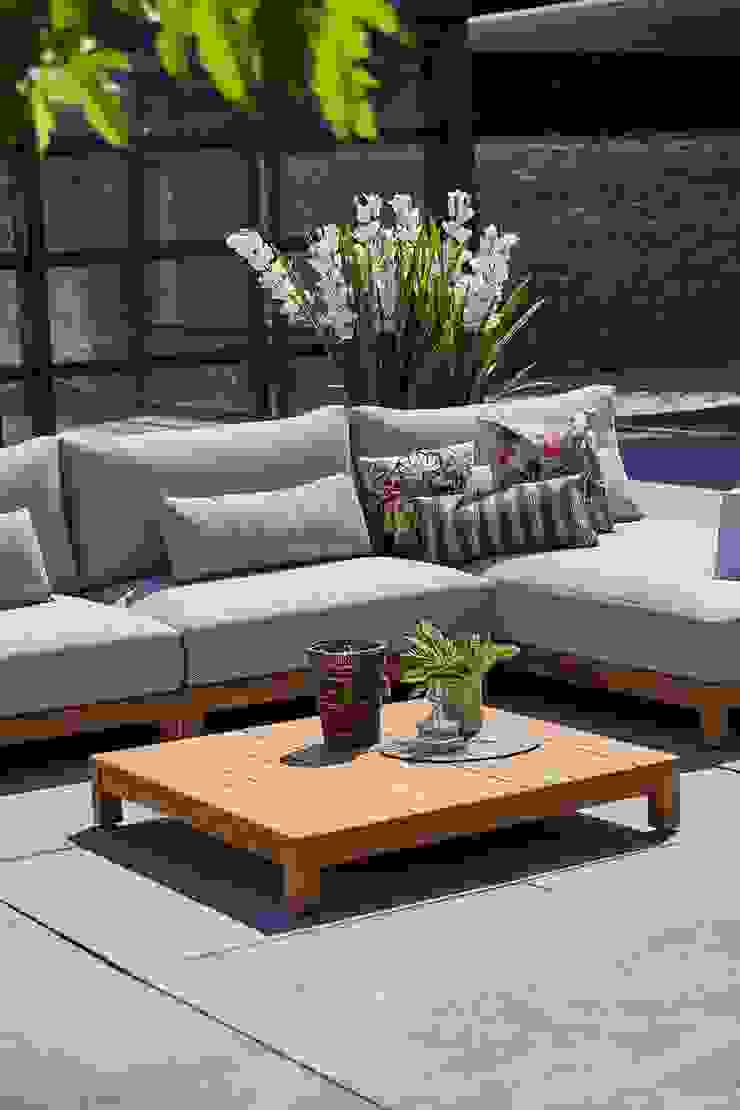 garden lounge set on Sunslifestyle Lounge Sets Homify