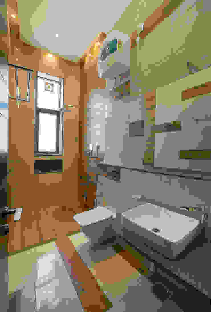 Toilet interiors Offcentered Architects Modern bathroom Beach house design, modern residence, contemporary architects, architects in chennai, modern architects,interior designers in chennai, contemporay architects