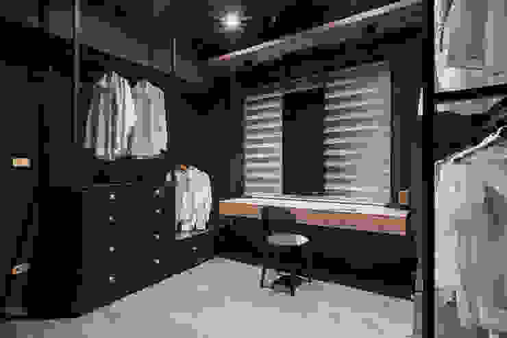 漢玥室內設計 Spogliatoio moderno Nero