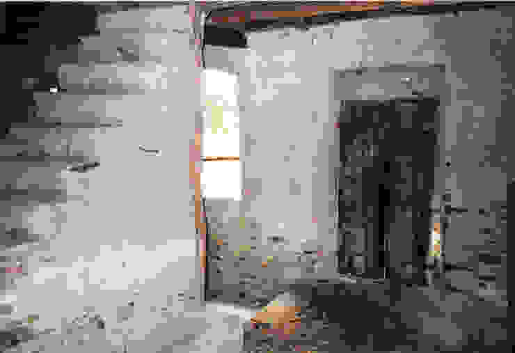 Abitare un vecchio fienile, annacarla secchi architetto annacarla secchi architetto Landhaus