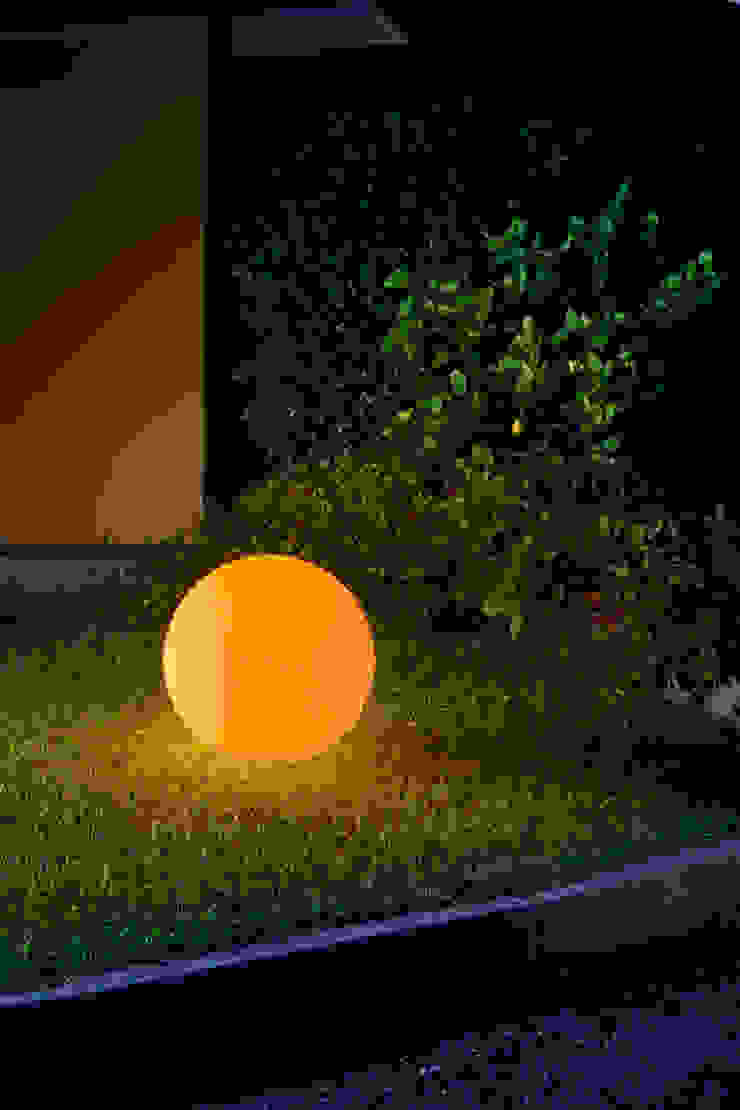 Linea Light Group, Ghenos Communication Ghenos Communication Modern garden
