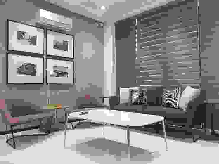 Dover Hill, San Juan D3ID Design and Build Living room Ceramic Brown
