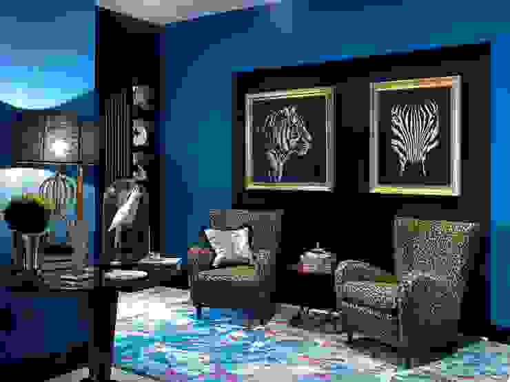 Velona's Jungle Luxury Suites a Firenze, studio sgroi studio sgroi Ospedali in stile eclettico hotel, eclettico, eclectic, print, animalier, poltrona, armchair, blu, tappeto, rug, vintage,Hotel