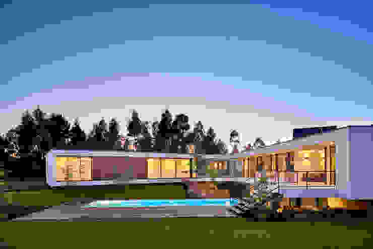 MC House Atelier d'Arquitetura Lopes da Costa Villa