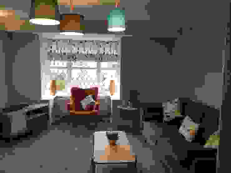 Contemporary Lounge Girl About The House