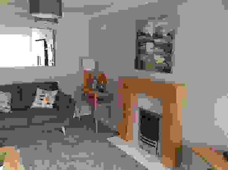 Contemporary Lounge Girl About The House