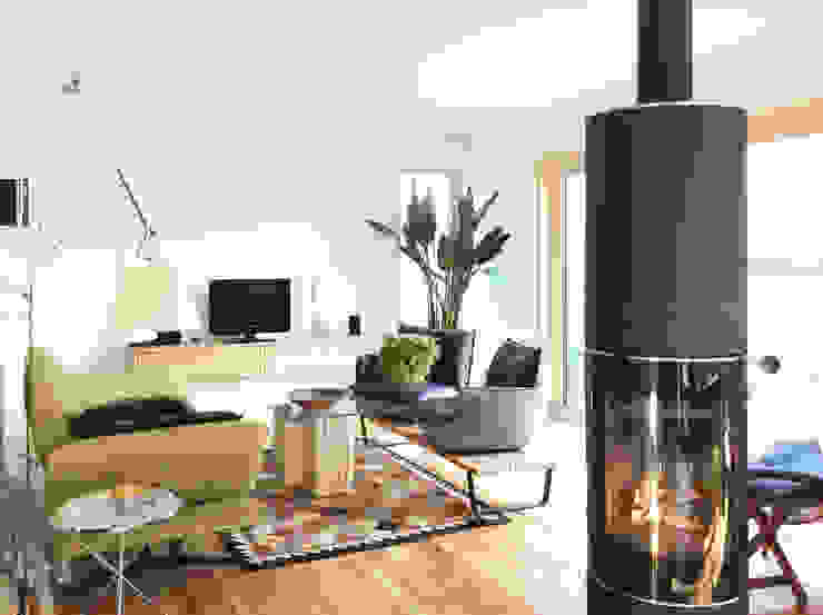Innenraumgestaltung Einfamilienhaus bei Gießen, Butterfly Home Staging | Interior Design Butterfly Home Staging | Interior Design 스칸디나비아 거실 우드 녹색