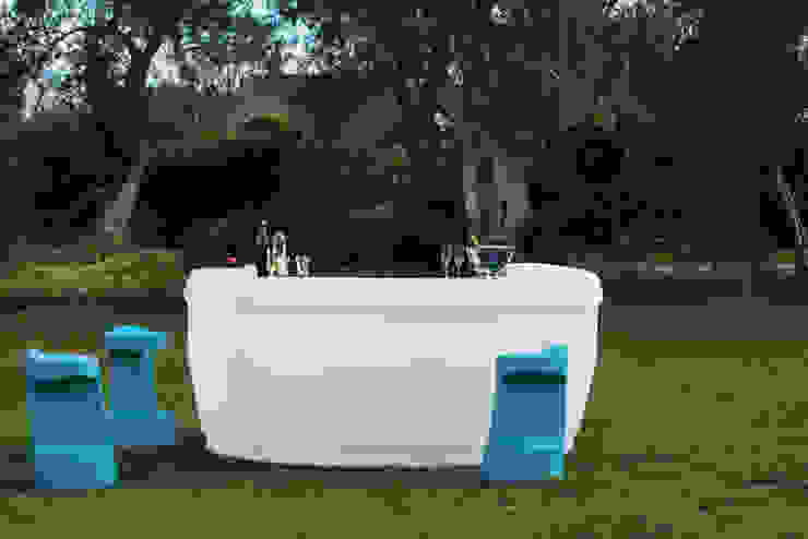 Barras de bar curva iluminada para jardines y terrazas. | homify