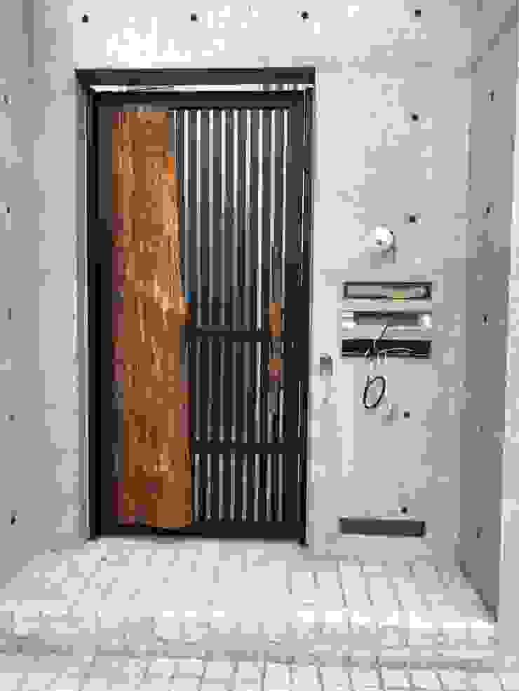 院子小門-全訂製商品 謝木木工作室 Windows & doors Doors Wood Wood effect