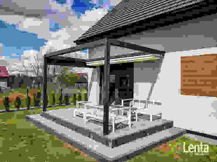 Pergola – zadaszenie tarasu Lenta Minimalistyczny balkon, taras i weranda