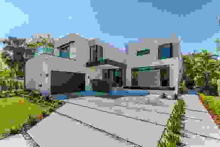 Marbella Style Houses In The English Countryside Abodde Luxury Homes Modern houses