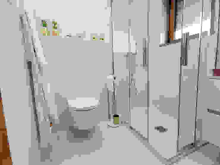 Quarto de banho Matobra, S.A. Casas de banho minimalistas Branco Chuveiro, sanita suspensa, casa de banho, branco, matobra, suporte de banho