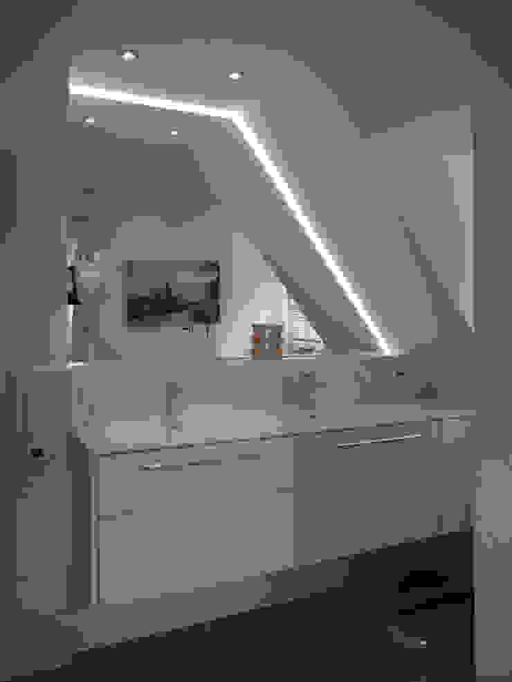 Waschtisch Anlage as.designconcepte Moderne Badezimmer Klopfen,Spiegel,Waschbecken,Möbel,Sanitärarmatur,Badezimmerschrank,Gebäude,Holz,Leuchte,Arbeitsplatte