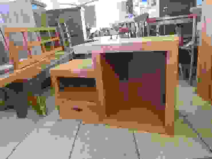 Sua sala de TV sob medida, Barrocarte Barrocarte Living room Solid Wood TV stands & cabinets