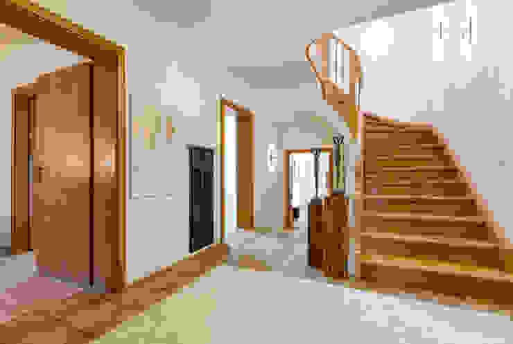 玄関の色で風水運をあげるには Homify