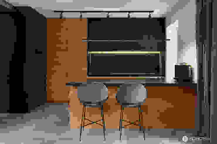 CZARNE WNĘTRZE Z JODEŁKĄ SPACELAB Agnieszka Deptuła Architekt Nowoczesna kuchnia