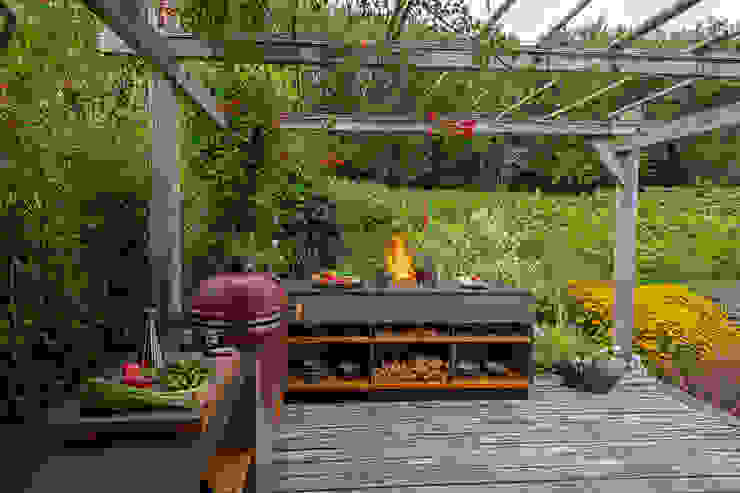 Leicht und beständig in überzeugender Optik. Freiluftküche | the real outdoor kitchen Minimalistischer Garten Freiluftküche, Aussenküche, outdoorküche, Outdoorkitchen, kochen, draussen, garten,Möbel