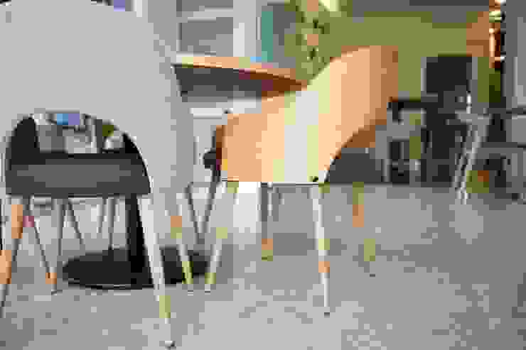 Cadeiras restauração Angelourenzzo - Interior Design Espaços comerciais Acabamento em madeira Balcão, restaurante, Quarteira, Sandomania, Algarve, design, decoração, projeto, remodelação, cadeiras, bancos, mesa, papel, de, parede,Espaços de restauração