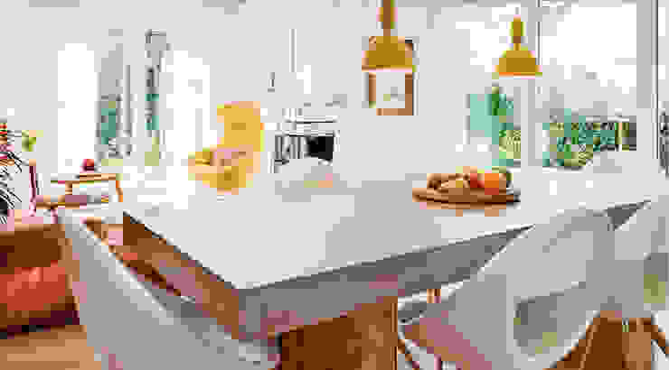 Wohnraum Freya Suhre - Einrichtungsberatung & Feng Shui Moderne Esszimmer Tabelle,Möbel,Produkt,Sessel,Fenster,Holz,Orange,Geschirr,Kompfort,Textil
