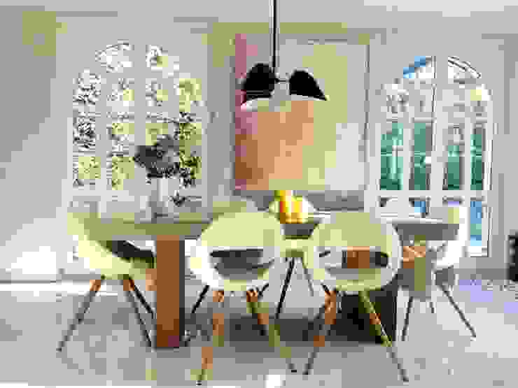 Essplatz Freya Suhre - Einrichtungsberatung & Feng Shui Moderne Esszimmer Tabelle,Möbel,Sessel,Fenster,Holz,Pflanze,Textil,Innenarchitektur,Leuchte,Farbe