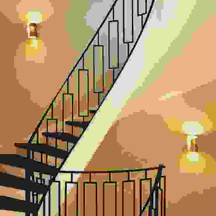 neue Treppe zur Aufstockung Freya Suhre - Einrichtungsberatung & Feng Shui Treppe Eigentum,Treppe,Hell,Holz,Gebäude,Beleuchtung,Innenarchitektur,Die Architektur,Wand,Linie