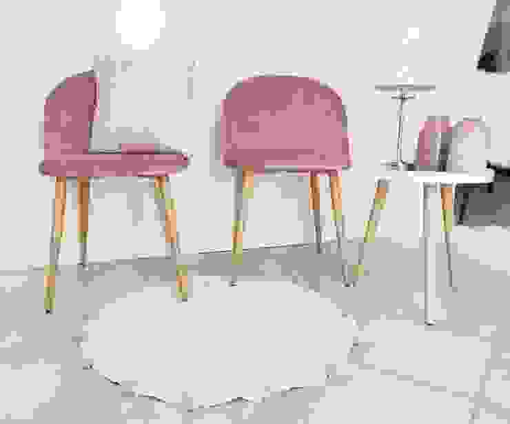Relax and Talk CasaNova Decor Sala de estarBancos e cadeiras Derivados de madeira Rosa cadeira, espaço de leitura, veludo, candeeiro, harmonia