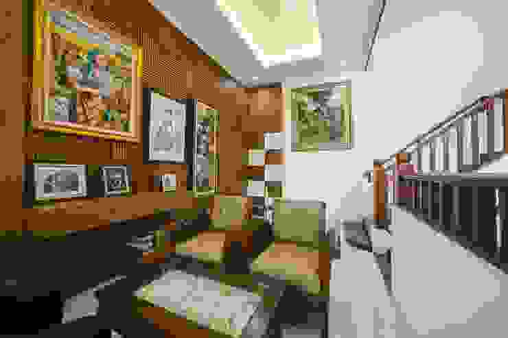 Project Renovasi Rumah 2 Lantai Style Tropical modern, Studio JAJ Studio JAJ Living room