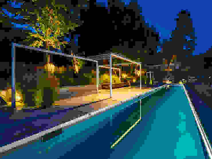 Illuminazione Studio Landesign Giardino con piscina