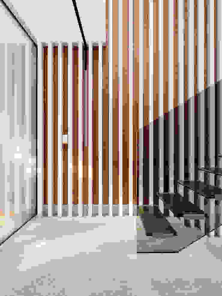 Ganzglastreppe mit Glasbrücke, Bronze farbenes Glas, Siller Treppen/Stairs/Scale Siller Treppen/Stairs/Scale درج