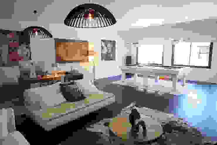 SAB & CO Modern media room