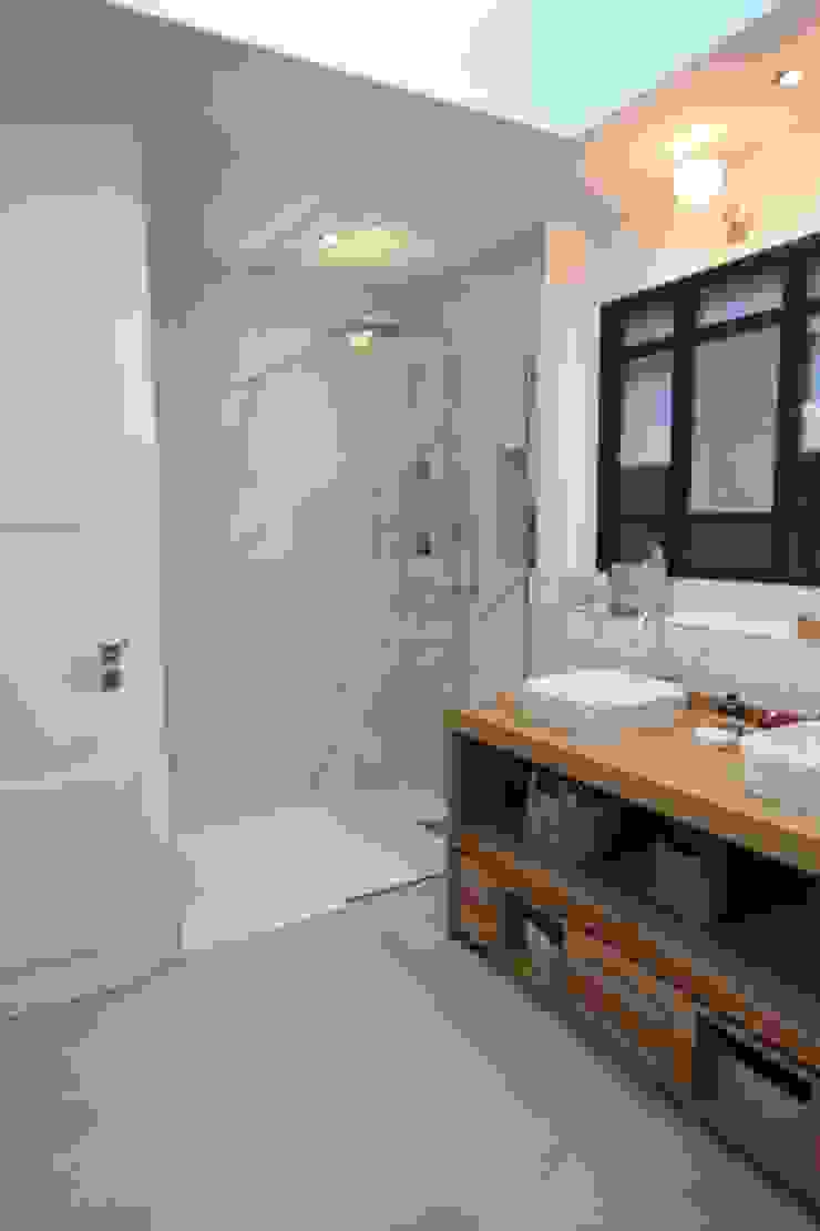 SAB & CO Modern bathroom
