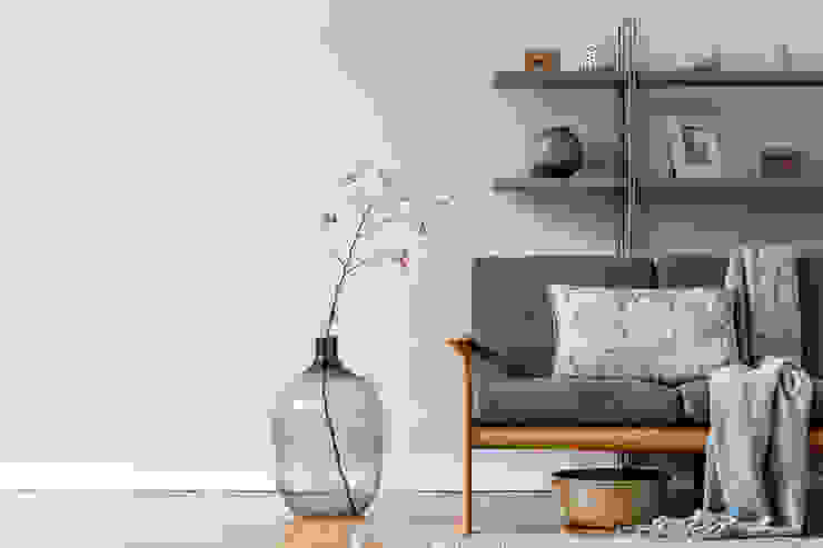 Möbel einsetzen wie Schmuckstücke Floorwell Asiatische Wohnzimmer japandi, japandi stil, scandi, skandi, wohnstile, asiatisch, asiatisch, wohntipps, Einrichtungsideen, Einrichtungstrends, wohntrends, Einrichtungstipps, inspiration, Fußboden, boden, flooring, laminat, laminatboden, laminatfußböden, vinyl, vinylboden, vinylfußboden, parkett, parkettboden, parkettfußboden, linoleum, linoleumboden, linoleumfußboden, bodenleger, boden verlegen, verlegen, verlegen lassen, diy, online, Floorwell, handwerker