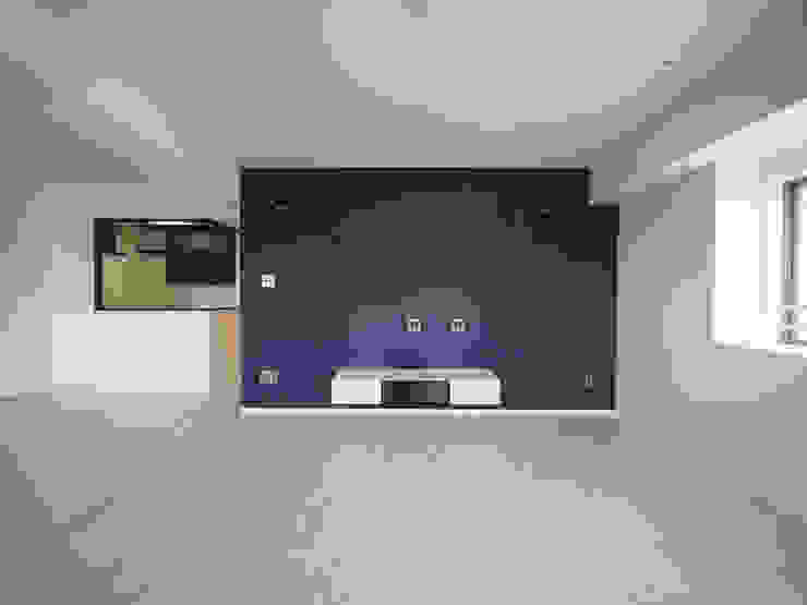 モールディングの壁のモダンリビング Homify