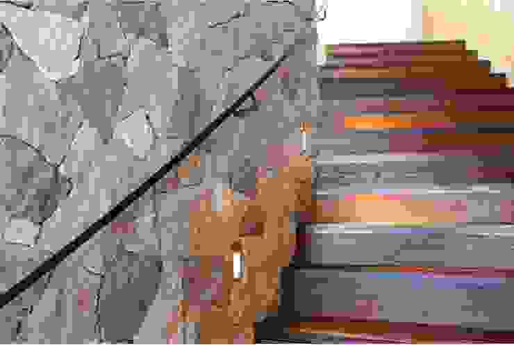 Rivestimenti in pietra naturale Simmetro Living Project Scale Marrone,Scale,Legna,Rettangolo,Pavimentazione,Pavimento,Materiale da costruzione,Parete,Materiale composito,Mattone