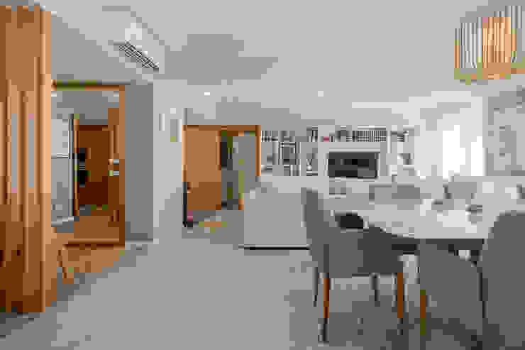 Sala de estar/jantar - Apartamento em Lisboa - Shi Studio Interior Design ShiStudio Interior Design Salas de estar modernas shistudio, shi studio, sheila moura azevedo, matosinhos, porto, lisboa, design, decoração, arquitetura, interiores, projeto, remodelação, sala, entrada, jantar, cozinha