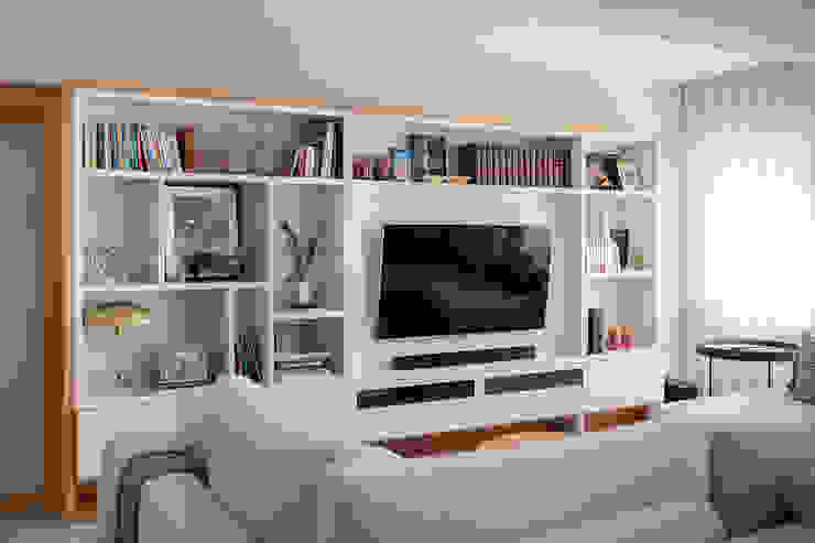 Sala de estar/jantar - Apartamento em Lisboa - Shi Studio Interior Design ShiStudio Interior Design Salas de estar modernas shistudio, shi studio, sheila moura azevedo, matosinhos, porto, lisboa, design, decoração, arquitetura, interiores, projeto, remodelação, sala, entrada, jantar, cozinha