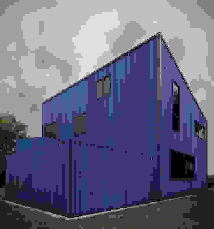 Render basato sul progetto d'ispirazione: Blå Hus, realizzato da Sigurd Larsen, Tommaso Freguglia CGI Tommaso Freguglia CGI Casa di campagna Ferro / Acciaio Blu