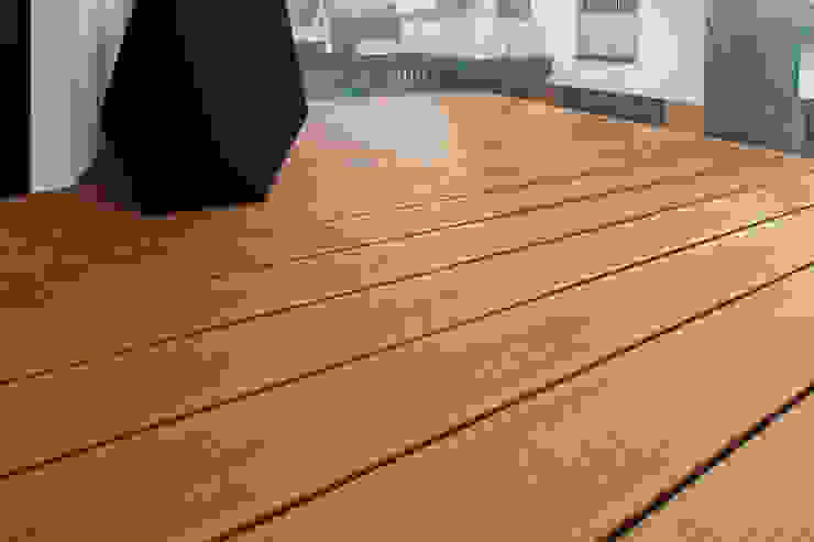 Balkon z deskami tarasowymi z kompozytu Roble Balkon