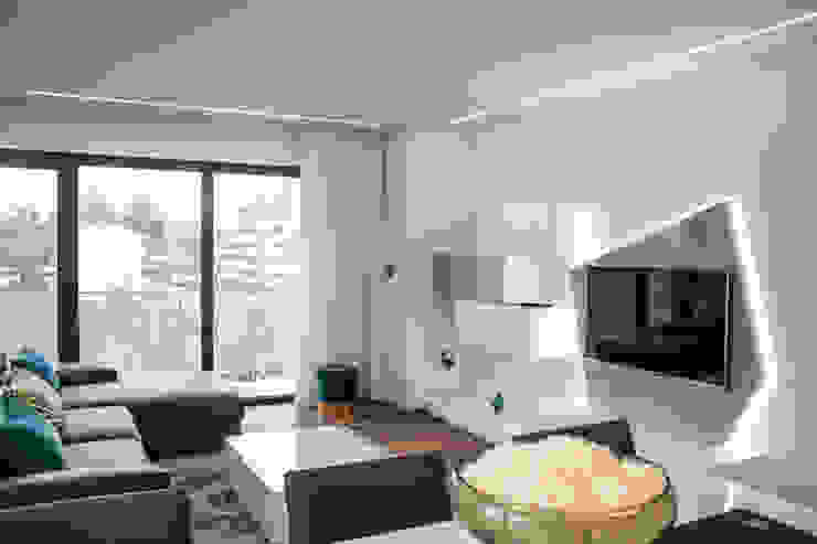 Iluminação Ambiente Plan-C Technologies Lda Salas de estar modernas smart home casa inteligente iluminação sala sala de jantar