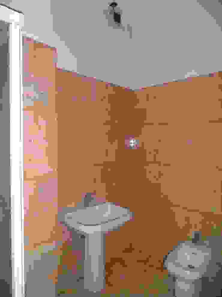 Locale bagno principale in stato di fatto Casahome Restructura di Sparascio P.I. Antonio s.a.s.
